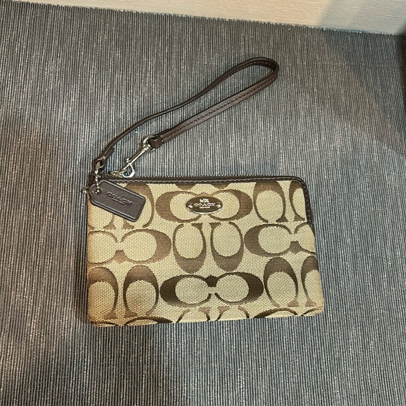 Coach Handbags - Coach Wristlet